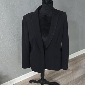 Black Sport Coat with Notched Lapel and Structured Silhouette